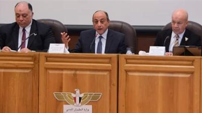 وزير الطيران المدني: استكمال منظومة التطوير فى مقدمة أولوياتنا  