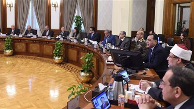 رئيس الوزراء يهنئ المواطنين الأقباط بمناسبة احتفالات عيد الميلاد المجيد
