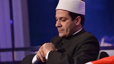  مظهر شاهين يختتم عام 2022 بأدعية دينية عبر 
