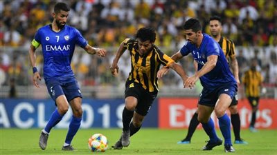 الزعيم يتفوق.. تاريخ مواجهات اتحاد جدة والهلال في كلاسيكو السعودية 