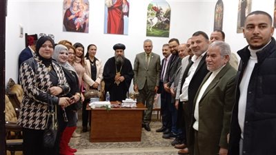 المصريين الأحرار يهنئ أسقف السويس بعيد الميلاد المجيد 