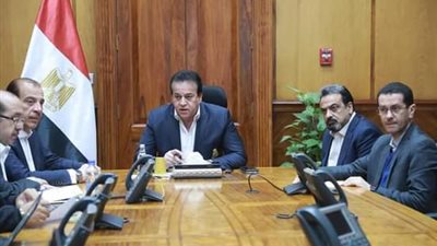 وزير الصحة يتفقد الغرفة المركزية للخدمات الوقائية