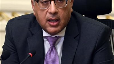 رئيس الوزراء يتلقى تقريراً حول جهود اللجنة الطبية بمجلس الوزراء خلال 2022