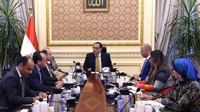 مدبولي يتابع تطورات سوق الأوراق المالية والأنشطة غير المصرفية