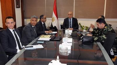 وزير الإسكان يتابع موقف منظومة الصرف الصحي بمحافظة الإسكندرية
