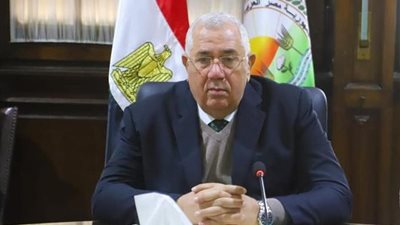 وزير الزراعة يتابع مستجدات إنشاء شتلات القصب بوادي الصعايدة في أسوان