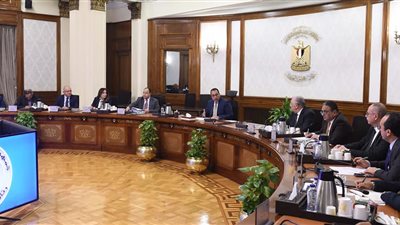 مدبولي يجتمع مع وزير السياحة لمناقشة جهود الوزارة في ملفات العمل المطروحة