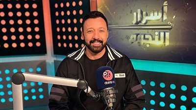 أحمد فهمي يكشف سبب غياب فرقة 