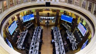 البورصة المصرية تشهد ارتفاعاً في بداية تعاملات الأسبوع