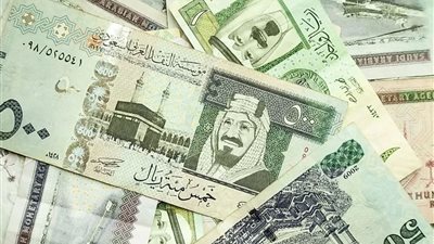 انخفاض سعر الريال السعودي في البنوك المصرية اليوم الإثنين