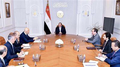  الرئيس يتابع الموقف التنفيذي لمشروعات المنطقة الاقتصادية لقناة السويس