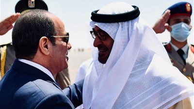 السيسي يصل الإمارات العربية المتحدة للمشاركة في 