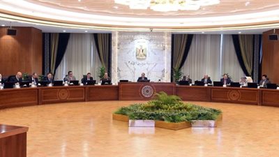 خلال اجتماع الحكومة اليوم.. مدبولي يشيد بافتتاح معارض 