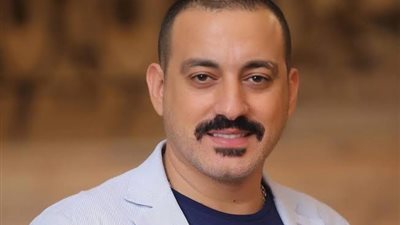 المطرب دياب: 