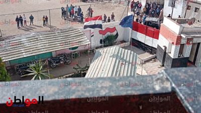 خاص| تعدى طالب على زميله وضربه بالمطوه بمدرسة  حلمى الشربينى الإعداية