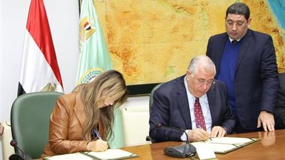 وزير الزراعة والتحالف الوطني يوقعان بروتوكول لدعم المزارعين