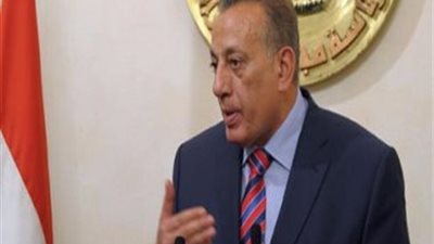 استجابةً لشكاوى المواطنين.. محافظ الجيزة يوجه برفع أسباب إعاقة الحركة المرورية بالهرم