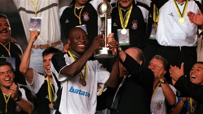 بحضور النصر والرجاء.. كورينثيانز بطلًا للنسخة الأولى من كأس العالم للأندية