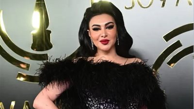 ميرهان حسين تروج لفيلم 