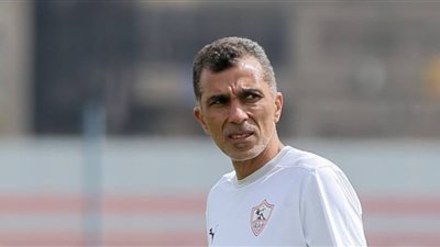 أسامة نبيه يعقد جلسة مع اللاعبين قبل انطلاق المران الجماعي اليوم