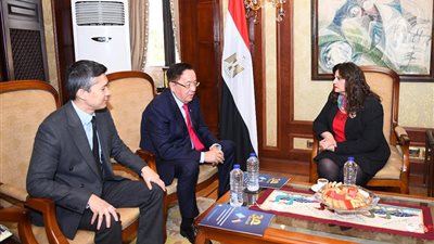 وزيرة الهجرة تستقبل السفير الكازاخي بالقاهرة لتعزيز سبل التعاون