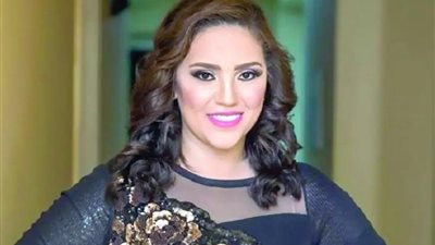 «أبويا ورثت منه كل حاجة حلوة».. أبرز كلمات مي فاروق عن والدها الراحل