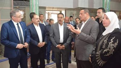 وزير التنمية المحلية يتفقد مركز السيطرة للشبكة الوطنية للطوارئ بـ مطروح