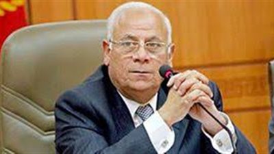 محافظ بورسعيد يوجه بتكثيف الجهد للانتهاء من المشروعات الجاري تنفيذها