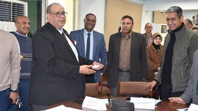 رئيس جامعة الأقصر يشهد انطلاق دورة 