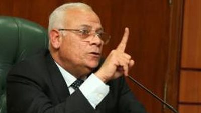 محافظ بورسعيد يعلن تواصل أعمال رصف وتطوير طريق بحري