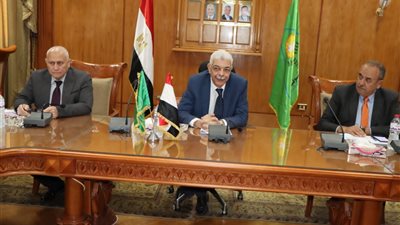رئيس جامعة المنوفية يتابع الموقف التنفيذى لأعمال المشروعات المسندة للمقاولين العرب