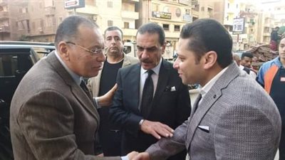 محافظ الشرقية يُؤدى واجب العزاء للنائب مجدي عاشور بالزقازيق