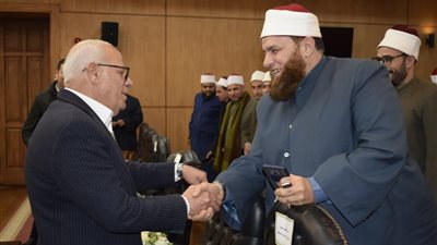 في إطار لقاءاته الدورية..محافظ بورسعيد يؤكد الدور الهام لأئمة المساجد 