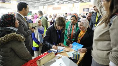 ضمن فعاليات معرض الكتاب.. منسق الأمم المتحدة يزور جناح الأزهر