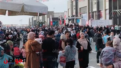 صور.. حضور كثيف لـ معرض الكتاب صباح اليوم الجمعة