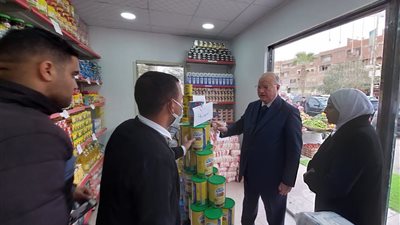 محافظ القاهرة يفتتح 4 منافذ لـ «أهلا رمضان» بالمعصرة والتبين
