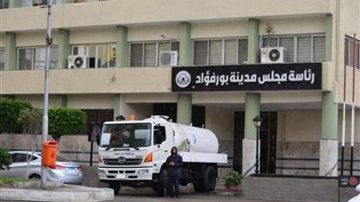محافظ بورسعيد: انتشار الأطقم الفنية  بجميع الأحياء فور سقوط الأمطار