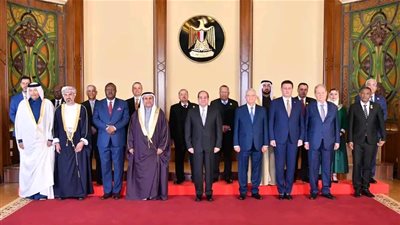 السيسي يجتمع مع وفد من رؤساء المجالس العربية لبحث تعزيز التعاون 