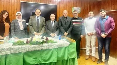 محافظ الشرقية يترأس لجنة تحكيم إحدى الرسائل العلمية بـ صيدلة السويس