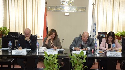 جمعية رجال الأعمال تبحث فرص مصر في مشروعات الاقتصاد الأخضر