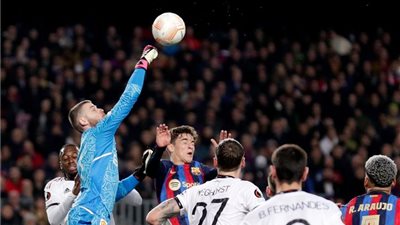 بدون أهداف .. انتهاء الشوط الأول بين برشلونة ومانشستر يونايتد بالدوري الأوروبي 