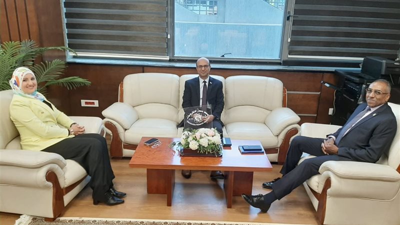 جامعة أسيوط توقع