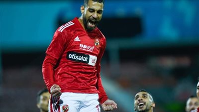 أحمد قندوسي بديلًا للسولية في التشكيل المتوقع للأهلي أمام أسوان 