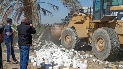 أسيوط تواصل حملات إزالة المباني المخالفة بمركز القوصية