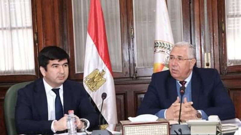 وزير الزراعة يبحث