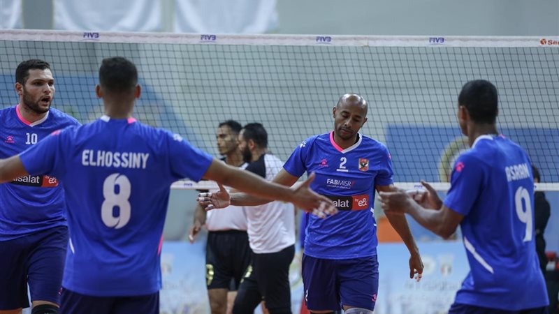طائرة الأهلي في البطولة
