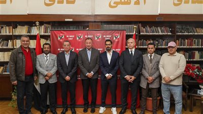 الخطيب يستقبل وفد من الاتحادين المصري والعربي للكرة الطائرة 