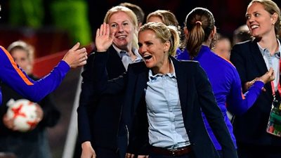بعد يورو 2022 .. سيرينا فيرجمان تحصل على جائزة أفضل مدربة من قبل الفيفا 