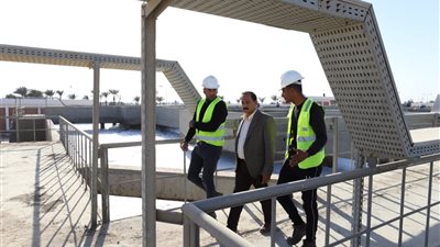 رئيس مياه أسيوط يتفقد محطة المعالجة الثلاثية بأبنوب