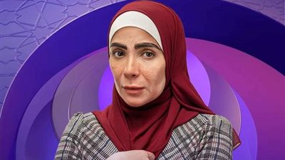 مشاهير يدعمون منى زكي بعد الهجوم عليها.. «لا تُسيء للمحجبات»